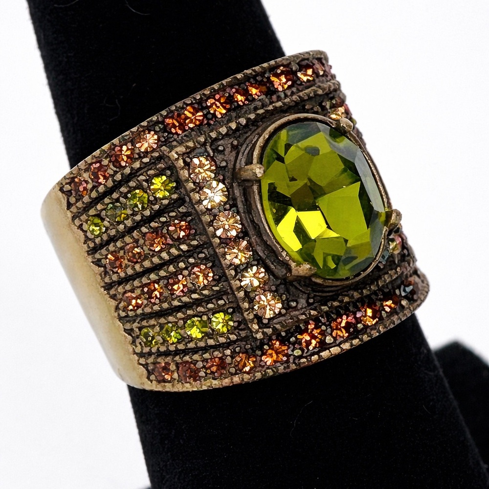 Heidi Daus Ring Green Oval Center Stone Wide Band Crystal Accent Size 6.5 Signed